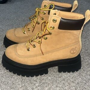 NWOT! Timberland Women's Sky 6" Lace-Up Boots. Sz 7.5